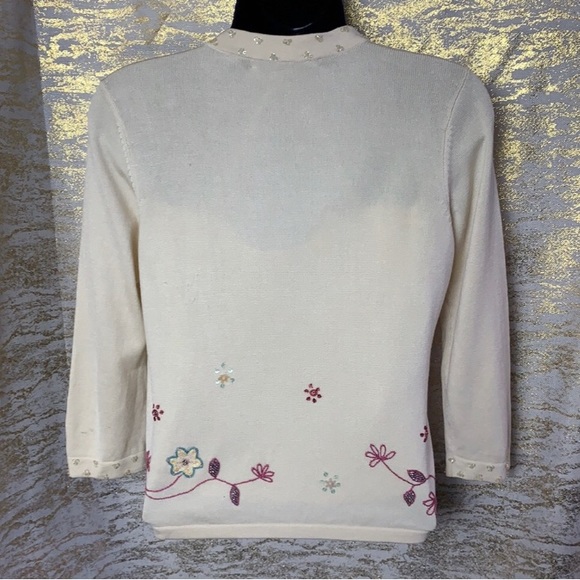 Easel cream floral sequinned cardigan with cream top size S - Picture 5 of 11